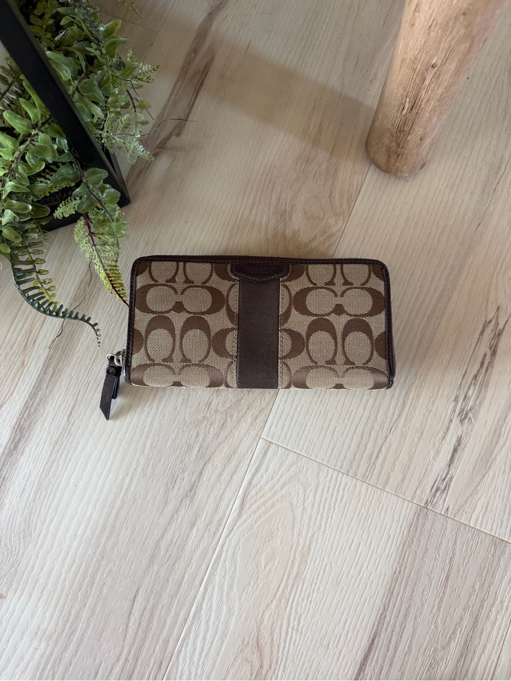 Coach Signature Stripe Jacquard Zip Around Wallet Brown Khaki Y2K